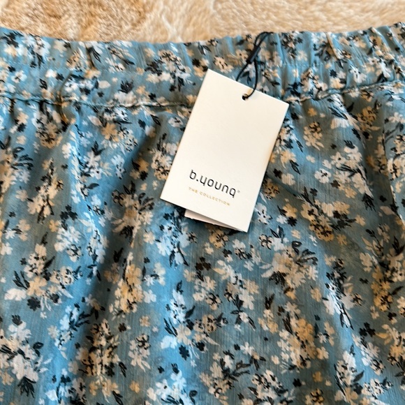Nwt. B young skirt - Picture 2 of 5